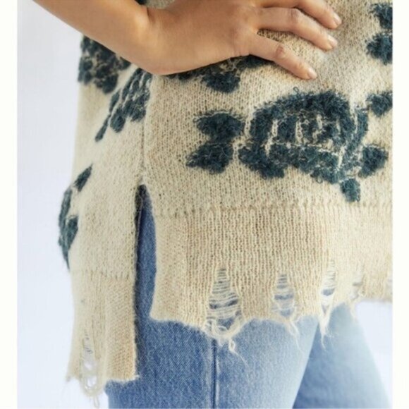 Anthropologie Distressed Floral Sweater Vneck Vest Size Large - Picture 3 of 16